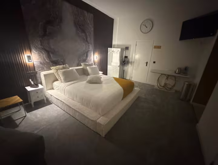 Amour Elegance Room